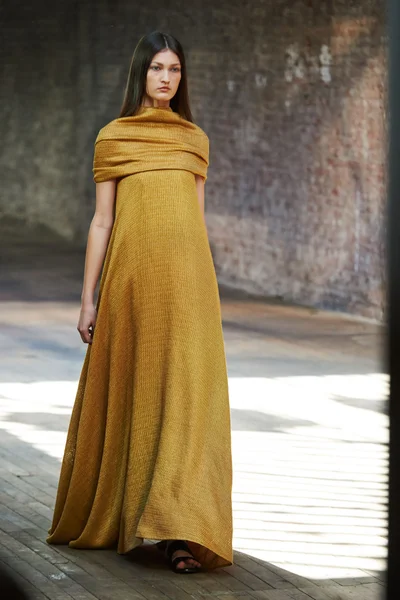 Look 3